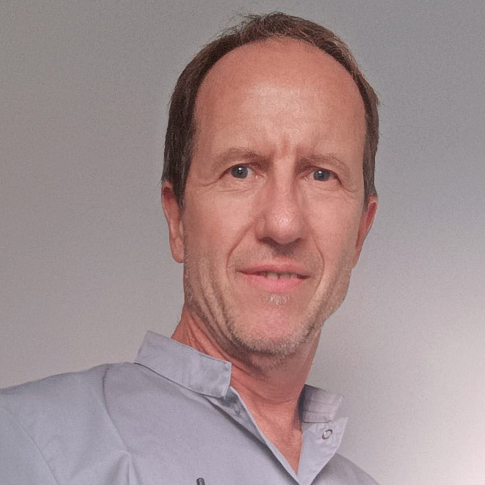 Dr. Raúl Cavo