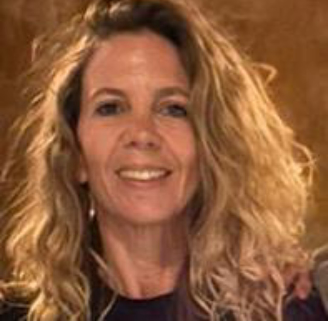 Lic. Laura Kñallinsky