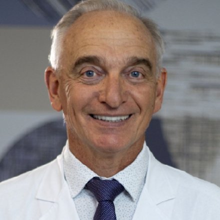 Dr. Carlos Simon